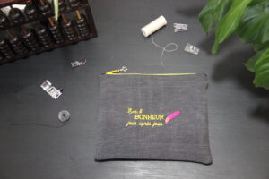 Moyenne pochette zippée