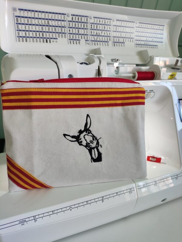 Moyenne pochette zippée